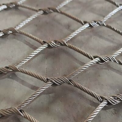 Flexible rope safety netting suitable for scaffolding safety and perimeter protection