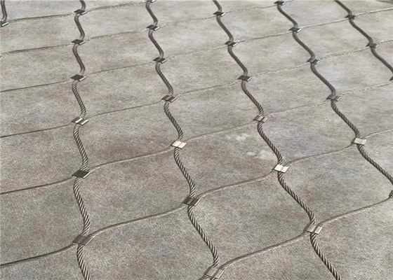 เครือข่ายสายนกจากสแตนเลส ที่มีความหนา 1.2 mm ถึง 2.0 mm และขนาดหลุม 20 mm ถึง 50 mm สําหรับกรงนก