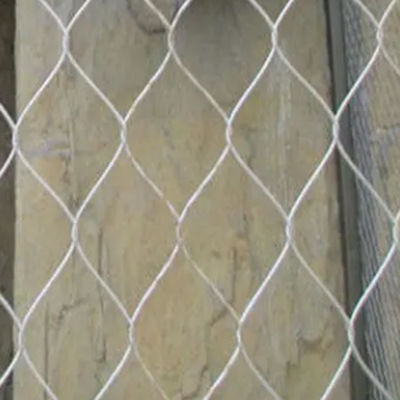 Ss 316 สายเหล็กไร้ขัดลม สายไฟฟอร์รูเล่ Mesh Netting สําหรับ balustrade